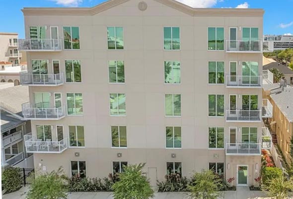Condominium Building in Downtown St. Petersburg